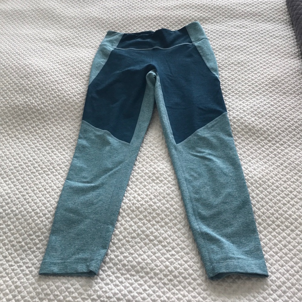 Outdoor Voices 3/4 Dual Color Leggings